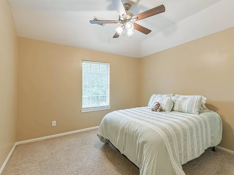 20319 Umber Oak Ct — Photo 33