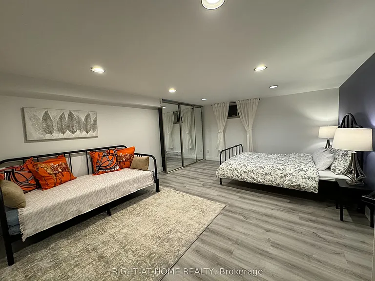 1196 Avenue Rd #BASEMENT — Photo 12