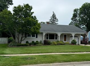 615 Roland Ave, Rockford, IL 61107