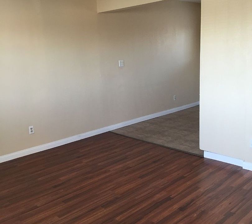 1st image of 225 E Century Blvd APT 1