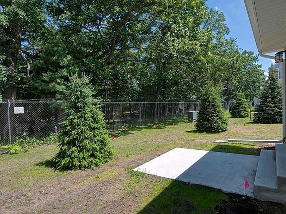 2nd image of 1554 Simsbury St #1