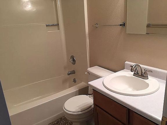Full bath upstairs