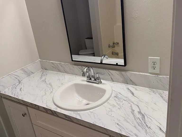 813 Holder Ct #1 — Photo 9