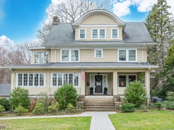 29 Oak Ln, Mountain Lakes Boro, NJ 07046