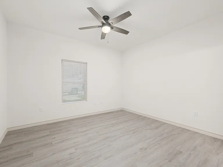 2107 Village Center Dr #24 — Photo 12