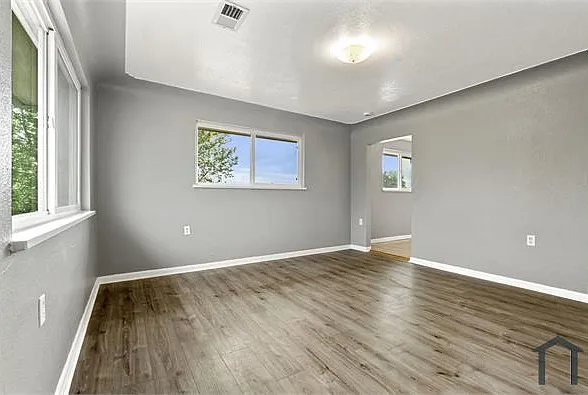2 bed, 728 sqft, $1,900 — Photo 2