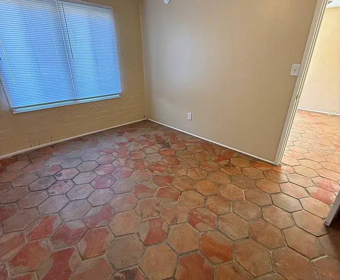 1303 N Columbus Blvd #A — Photo 10