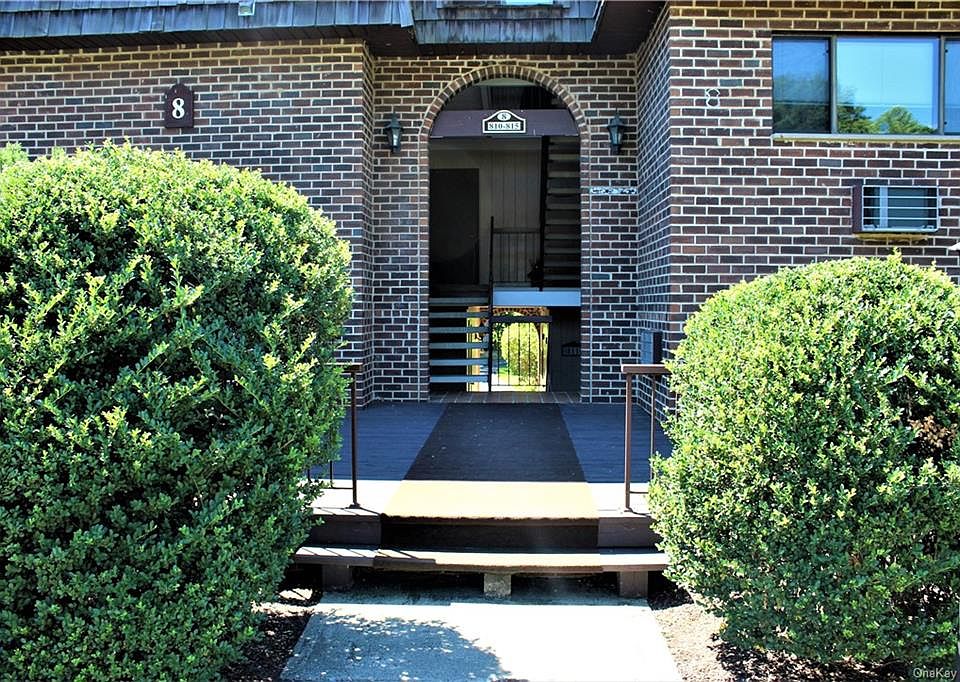 1st image of 8 Briarcliff Dr S APT 813