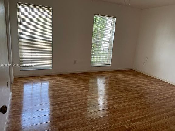 5th image of 13515 NE 22nd Ct #0