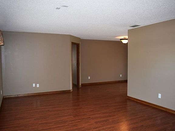 4th image of 1701 Bavon Dr