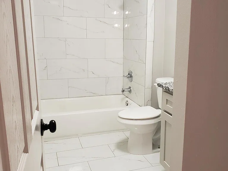 702 College St #3 — Photo 13