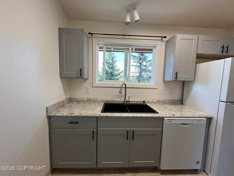 1509 Karluk St #B — Photo 7