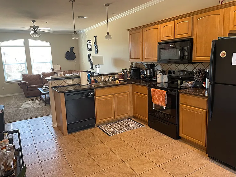 305 Holleman Dr E #605 — Photo 6