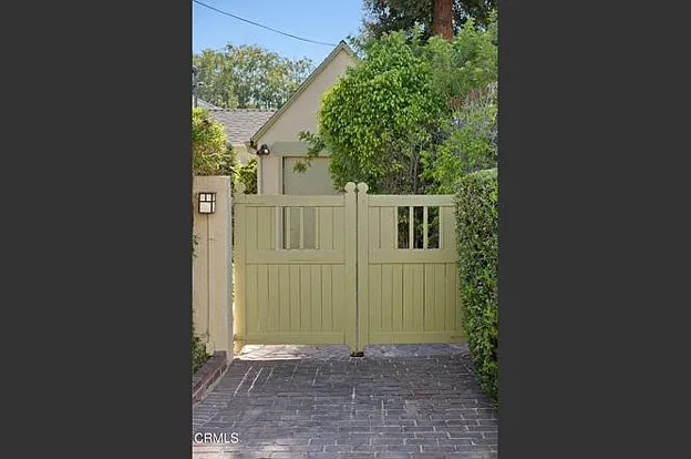 15 Oak Knoll Gardens Dr — Photo 23