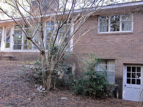 5th image of 16 S Shamrock Dr