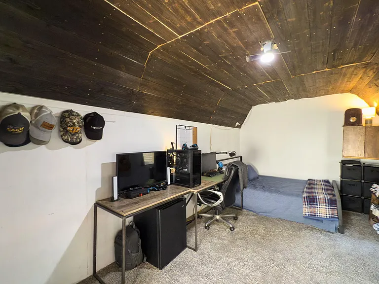 11004 Elm St — Photo 22