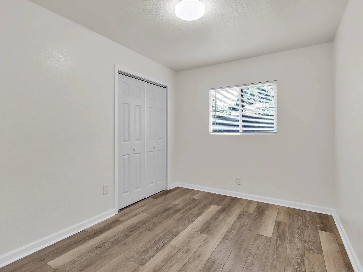 2 bed, 700 sqft, $1,800 — Photo 1