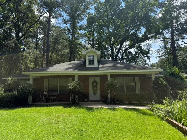 321 Raybourn Rd, Columbia, MS 39429