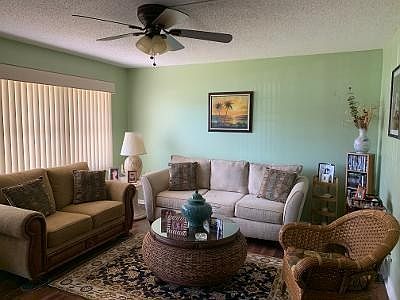 3rd image of 1094 Cornwall E