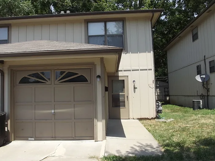2 bed, 1.5 bath, $1,100 — Photo 1
