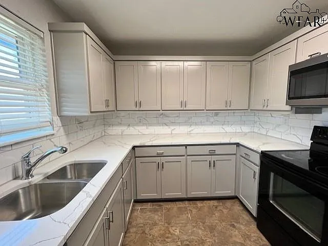 4800 Matterhorn Dr — Photo 8
