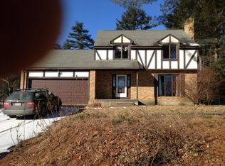 428 Michael Sears Rd, Belchertown, MA 01007