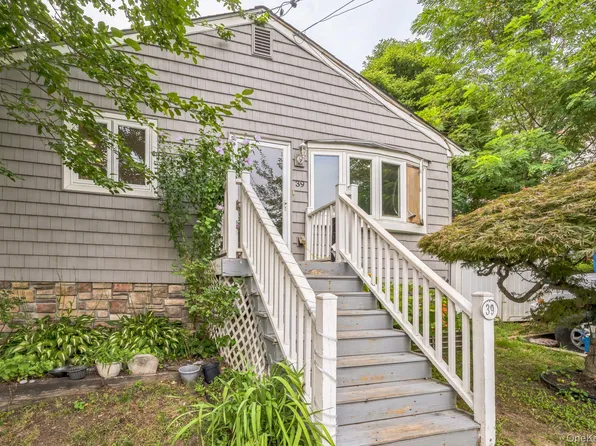 39 Willow Road, Rocky Point, NY 11778