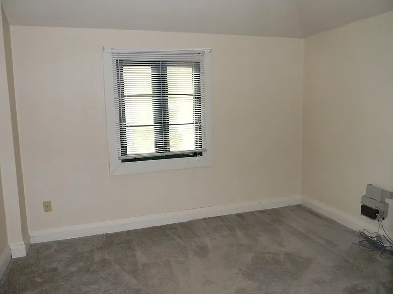 401 Greendale Ave — Photo 8
