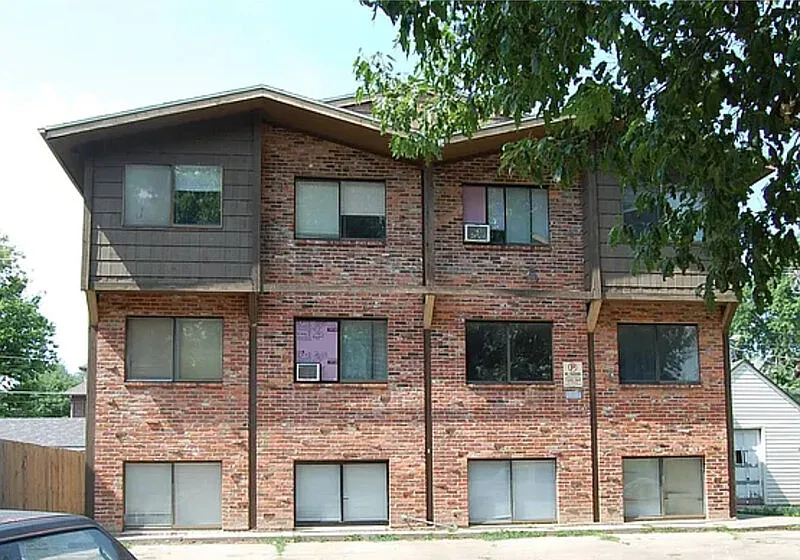 1616 E St #9