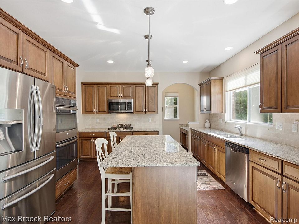 583 Birchcrest Ct, photo 19