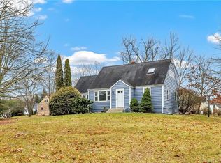 112 Valleyview Rd, Fairfield, CT 06824