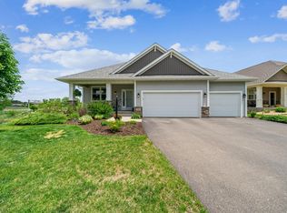 92 Heritage Blvd, Hudson, WI 54016