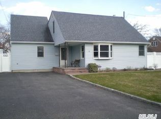 331 Higbie Ln, West Islip, NY 11795