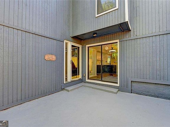 2nd image of 1039 Mariners Ct