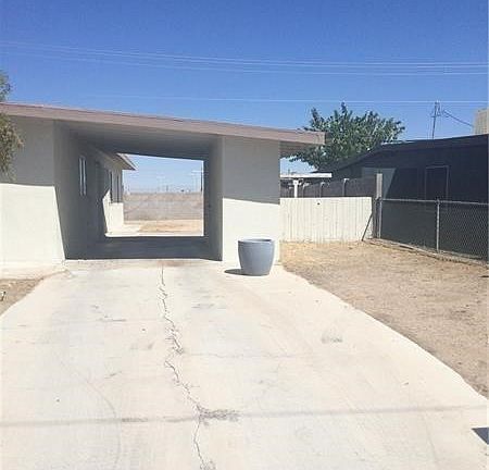 5th image of 2705 Howard Dr