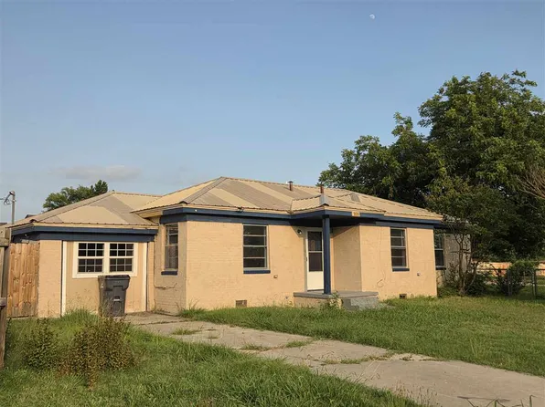 203 NW Morford Dr, Lawton, OK 73507