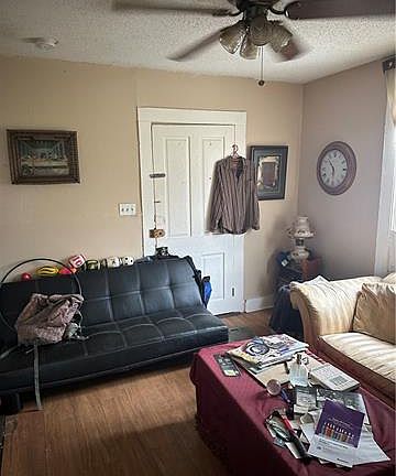 4th image of 2217 Willow St #A
