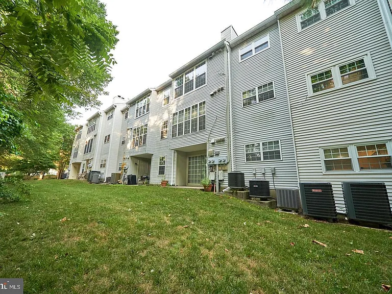 9250 Niki Pl #202 — Photo 30