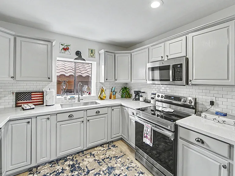 2402 Desert Willow Dr — Photo 20