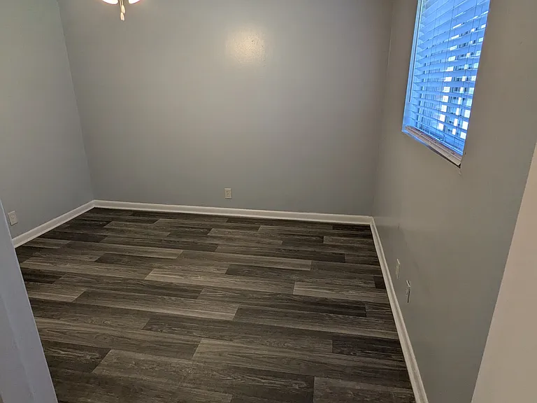 East Lake Apartments — Photo 39