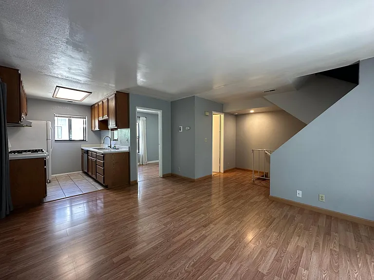 109 S Sierra Madre Blvd — Photo 8