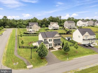 35943 Fieldside Way, Round Hill, VA 20141