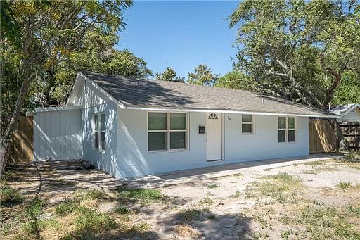 4th image of 904 W Lakeside Dr