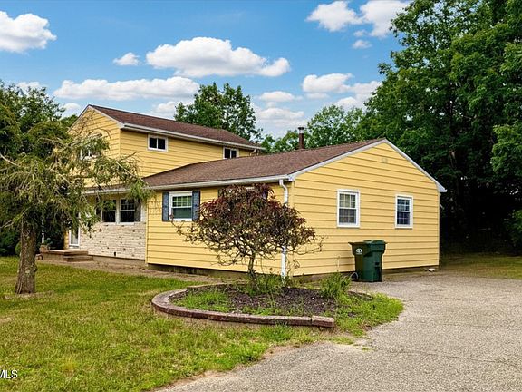2nd image of 55 Western Drive