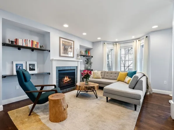 19-21 Short St #2, Charlestown, MA 02129