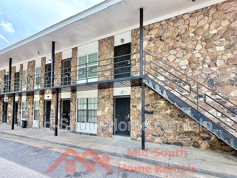 1st image of 3969 Southlawn Ave #6