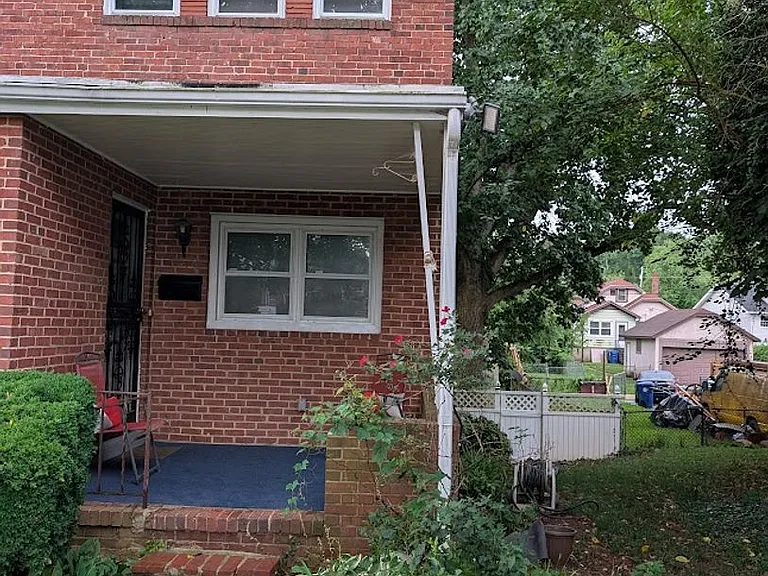 3015 Glen Ave — Photo 1