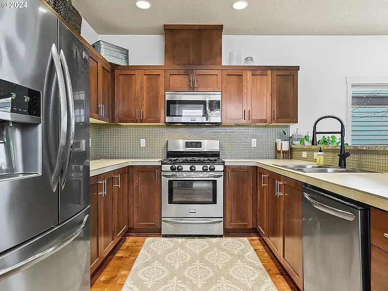 10887 SW Stockholm Dr — Photo 5