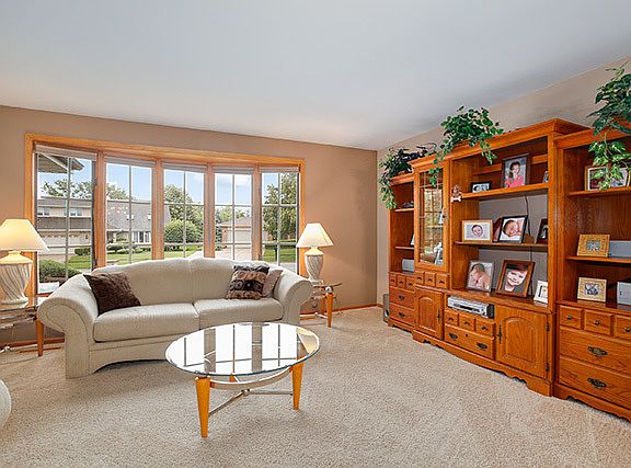 4th image of 9130 Oakwood Dr