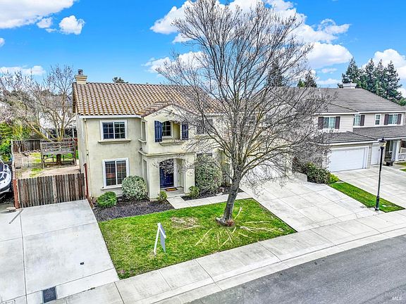3rd image of 2250 Duncan Street